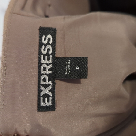 Express, size 12 khaki, short skirt - Picture 3 of 3